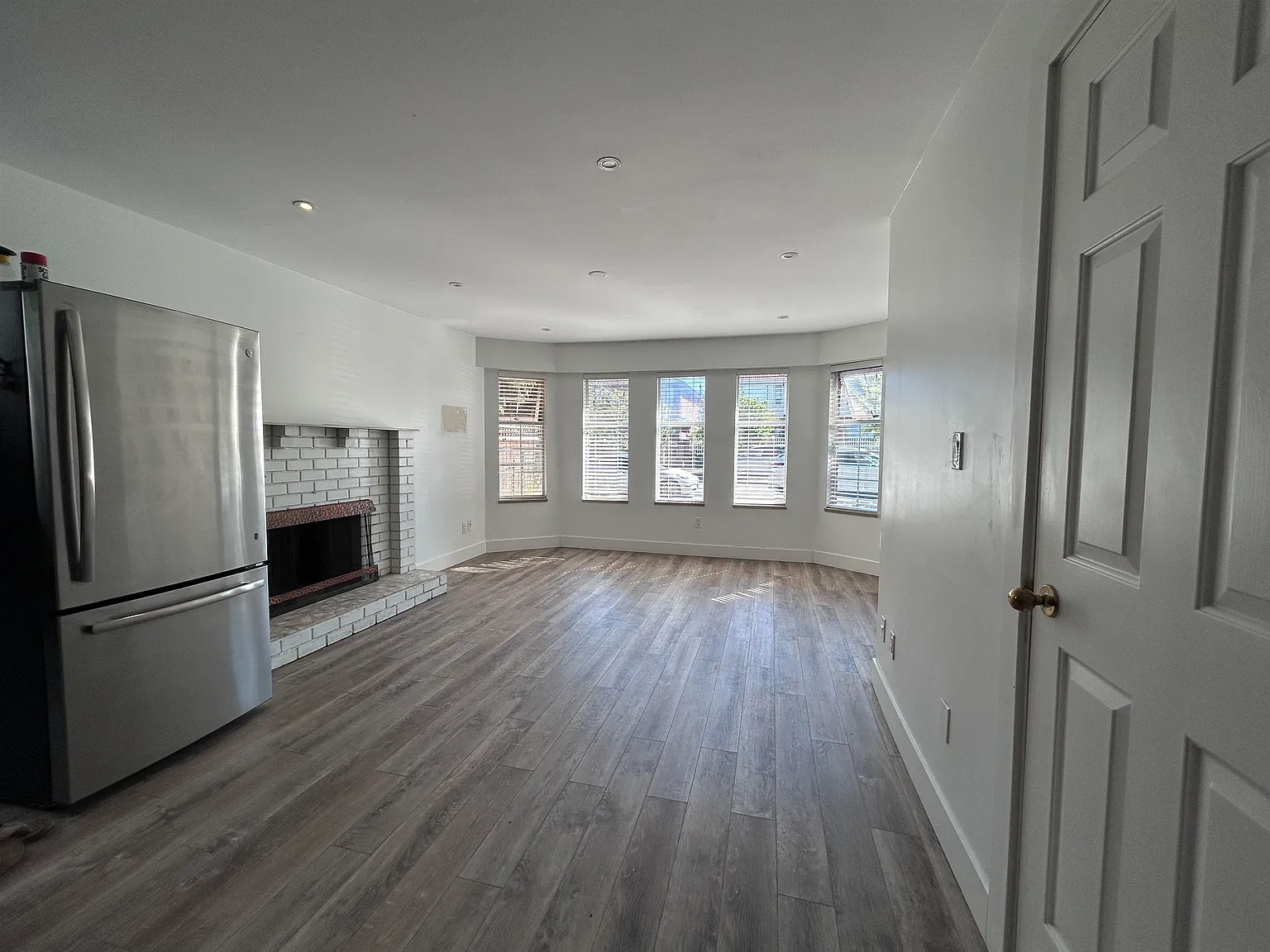 2 bed, 790 sqft, $2,250 — Photo 3