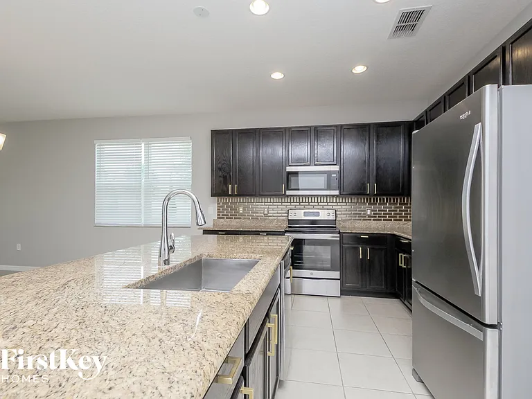 1161 Merion Dr — Photo 6