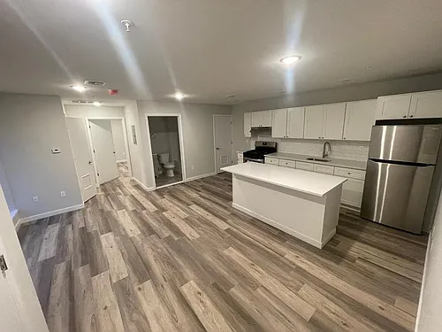 41 Auburn St Photo 1