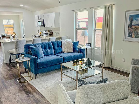 2nd image of 1409 Sioux Pl