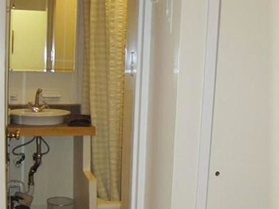 5th image of 363 W 19th St APT 1R