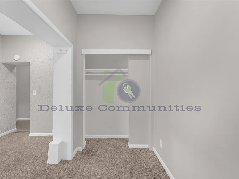 801 Prospect Ave SE — Photo 8