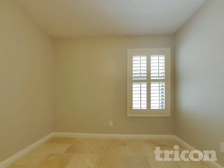 7115 N 72nd Dr — Photo 13