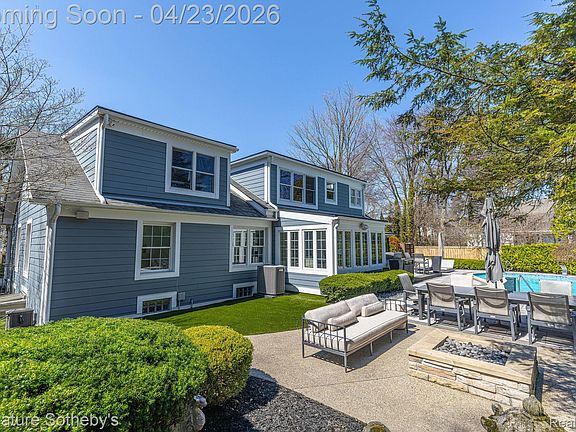2nd image of 761 Southfield Rd