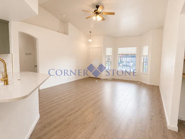 3815 E Greensprings Ct — Photo 9