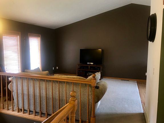 4th image of 3943 Fieldcrest Dr