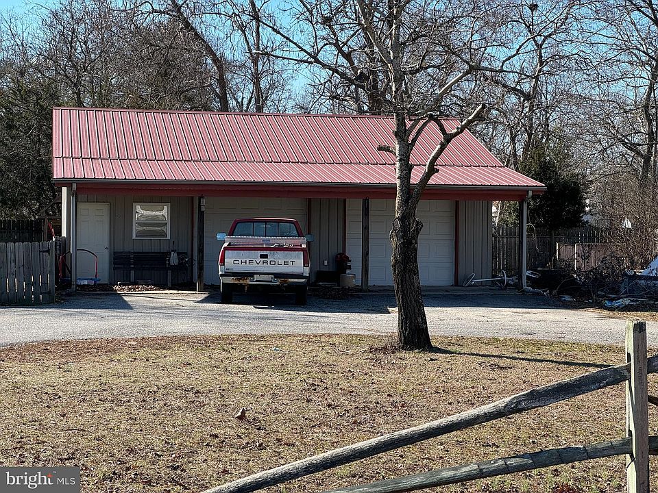 2nd image of 410 Valatia Ave