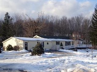 6151 Cortland Rd, Alum Bank, PA 15521
