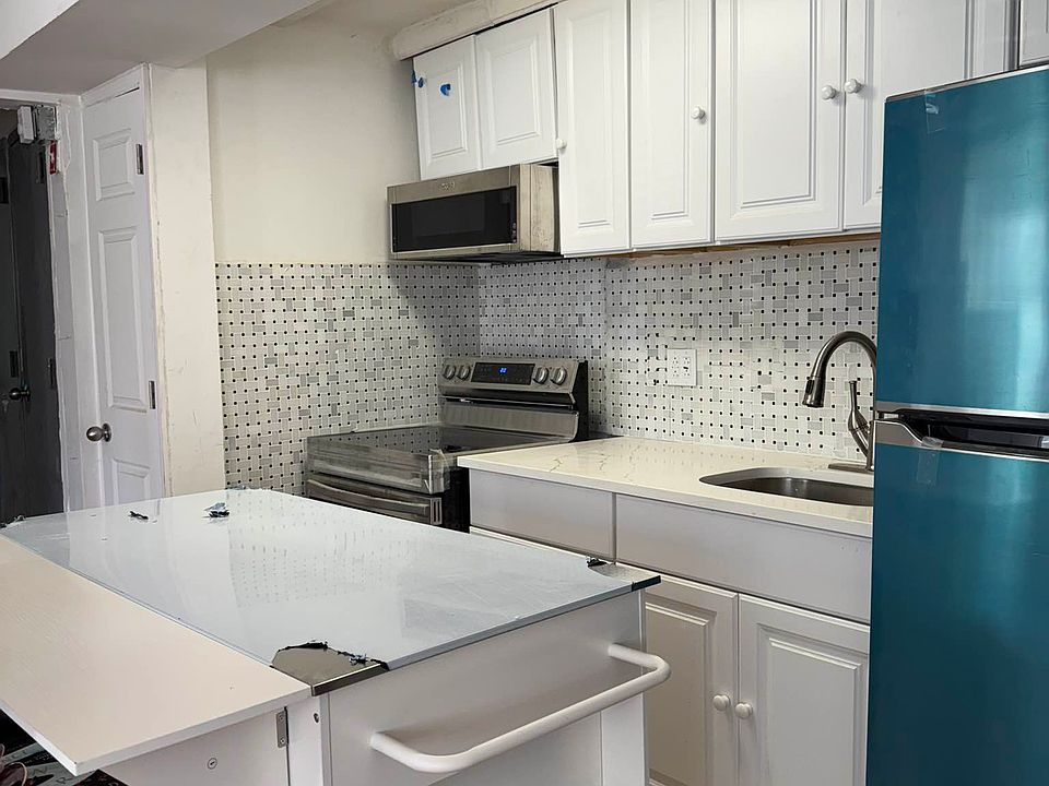 1st image of 35-58 Crescent St Floor 1