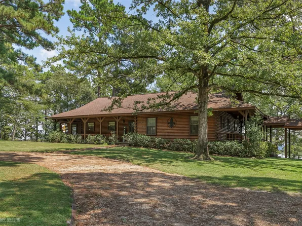 929 Village Dr, Zwolle, LA 71486