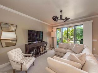1055 Sandpiper St #H-104, Naples, FL 34102