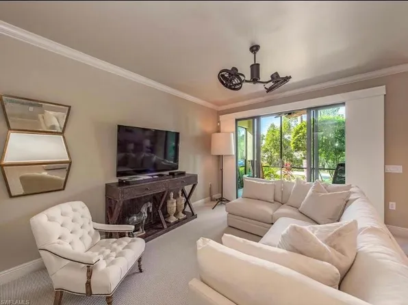 1055 Sandpiper St, Naples, FL