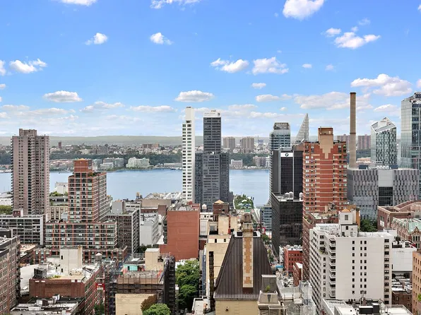 322 W 57th St APT 39F, New York, NY 10019
