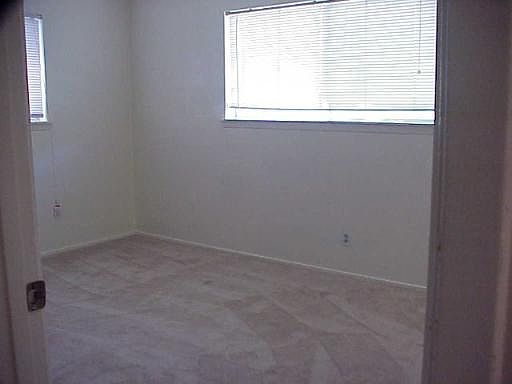 5th image of 258 FLINTSTONE DR