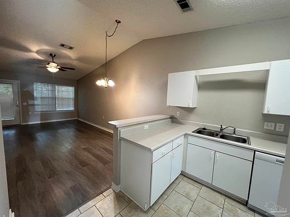 3rd image of 8141 Heirloom Dr