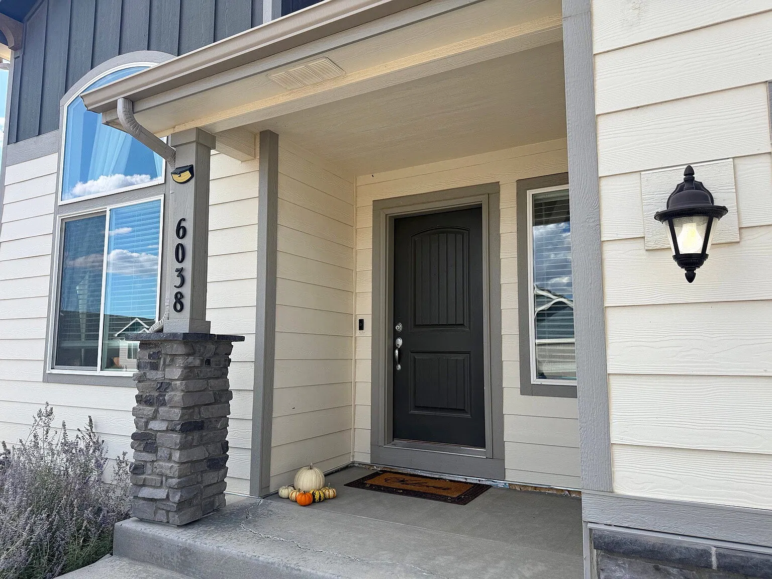 4 bed, 3.5 bath, 2596 sqft, $2,500 — Photo 3