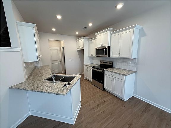 5th image of 5147 Longview Run