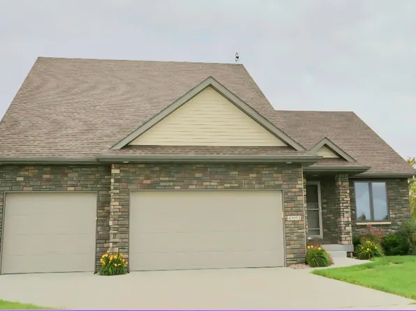 4951 E Hull Ave, Des Moines, IA 50317
