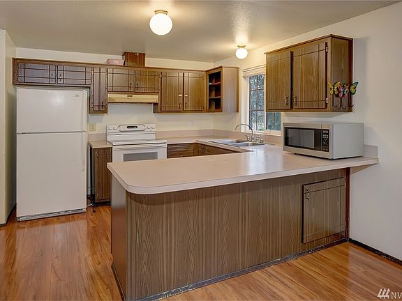 5th image of 5500 Fern Ave NE