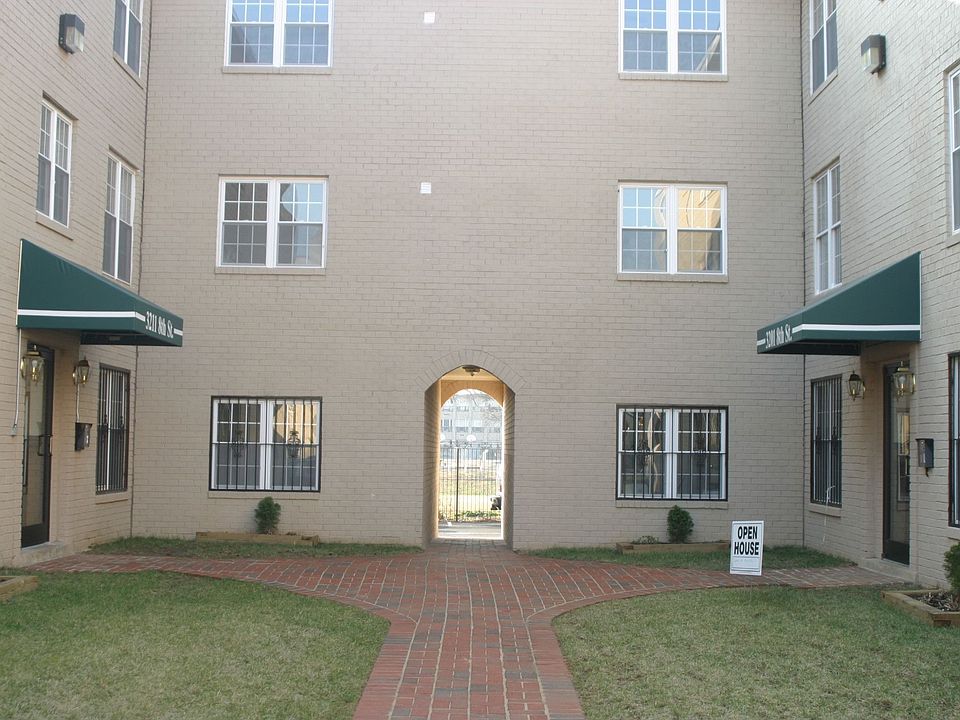 Entry W/Call Service