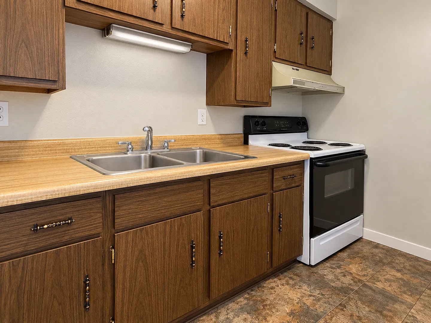 Cox Apartments — Photo 2