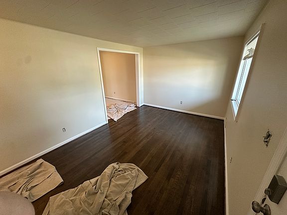 4th image of 416 Old Home Rd