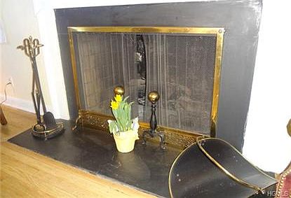 3rd image of 670 Baldwin Pl