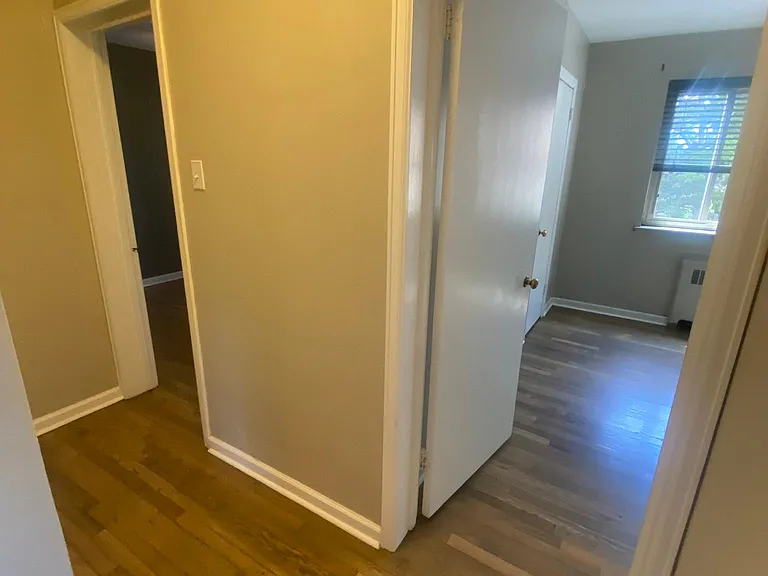 2100 N Franklin St #22 — Photo 10