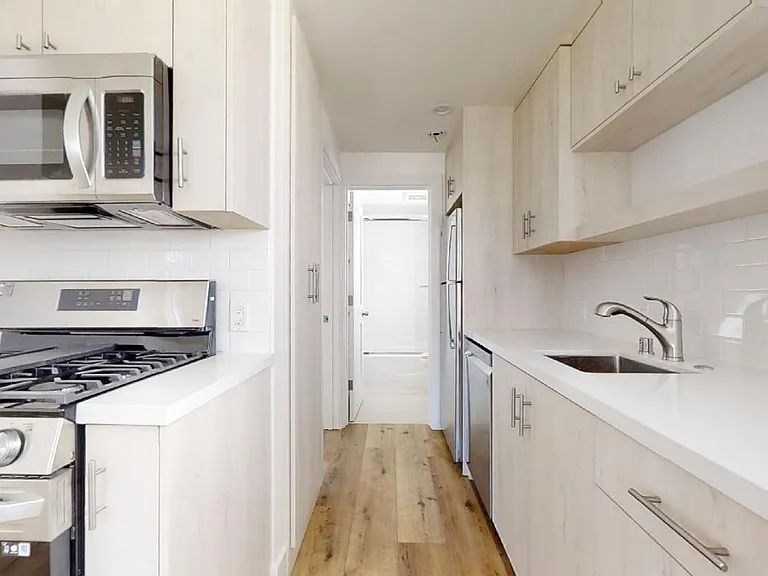 Brand New 2-Bedroom / 2-Bath on the Avenues in Redondo Beach! — Photo 4