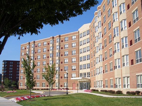 2nd image of 1050 New Jersey Ave NW #7b97fd056