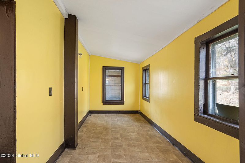 3rd image of 285 Main Street