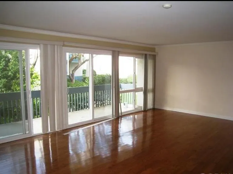 Living Room (View 2)