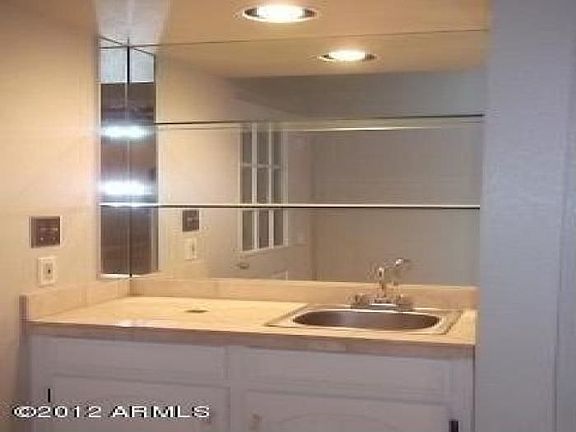 3rd image of 4015 N 78th St Unit 124