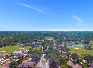 12727 SE Pinehurst Ct, Hobe Sound, FL 33455