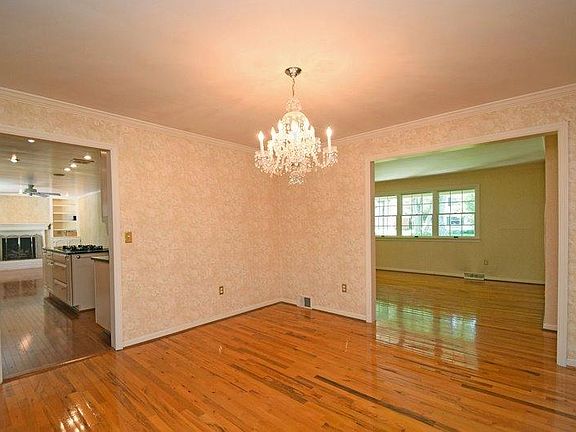 5th image of 706 Franklin Ave