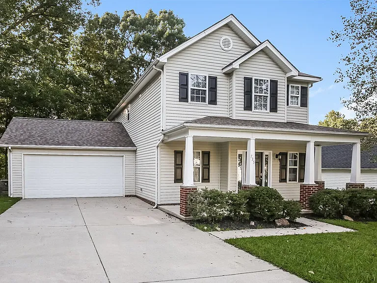 735 Continental Dr — Photo 4