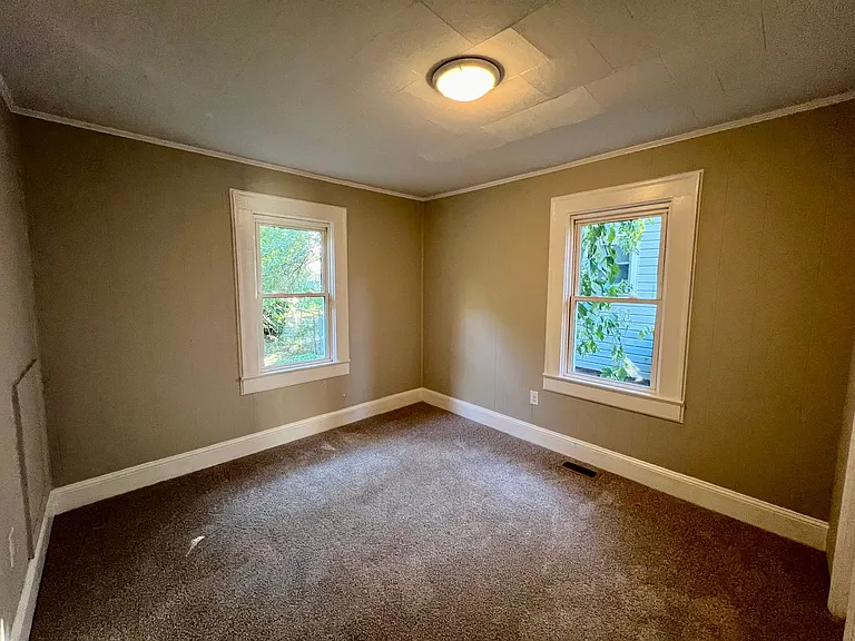 111 Highland Ave — Photo 13