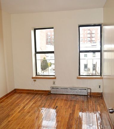 3rd image of 1085 Rogers Ave