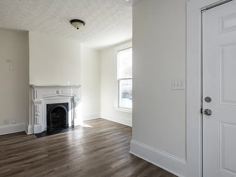 404 Paines Ave NW — Photo 4