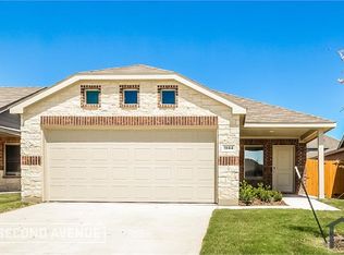 1944 Aves Glen Ln, Forney, TX 75126