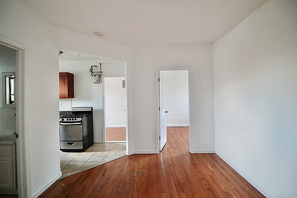 1st image of 124 E 107th St #31A