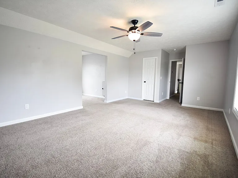 135 Lenoir Dr — Photo 21