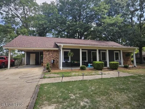 734 Brownsferry Rd, Senatobia, MS 38668