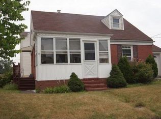 2 Ray St, Elmwood Park, NJ 07407
