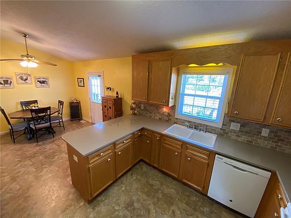 4th image of 5229 S Oak Cir
