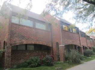 906 S May St, Chicago, IL 60607