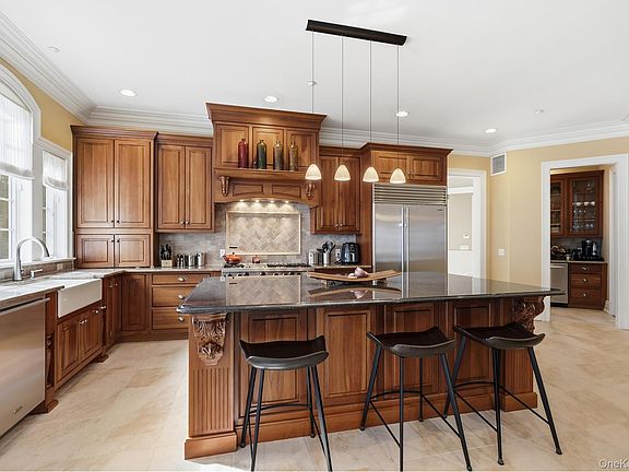 4th image of 26 Hollow Ridge Road