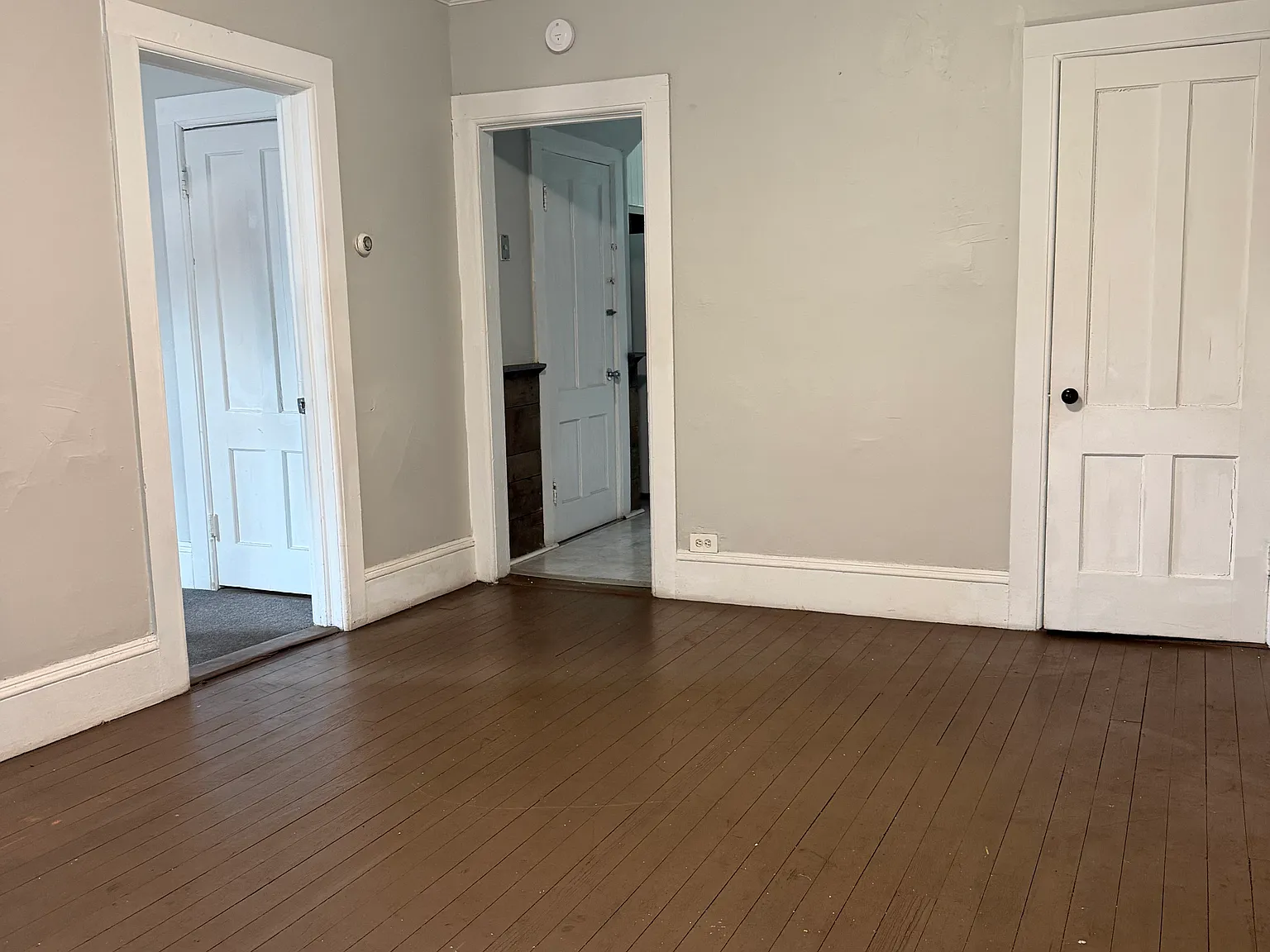 2 bed, 800 sqft, $1,500 — Photo 2