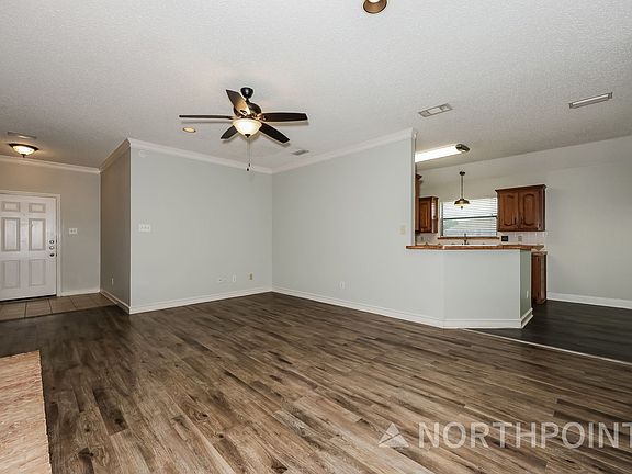 3rd image of 315 Forestwood Dr