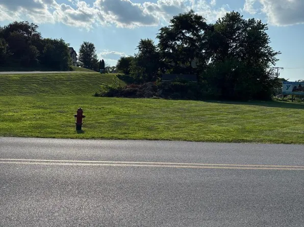 Vernon Dr, Chambersburg, PA 17201